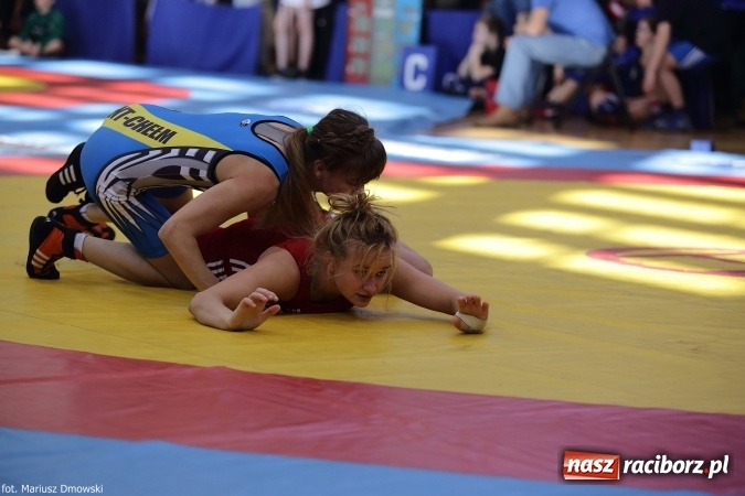 Zdjęcie w galerii na portalu naszraciborz.pl: Zapaśnicze zmagania w Arenie Rafako - na maty wyszły panie i kadeci wiadomości z regionu