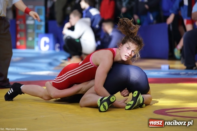 Zdjęcie w galerii na portalu naszraciborz.pl: Zapaśnicze zmagania w Arenie Rafako - na maty wyszły panie i kadeci wiadomości z regionu