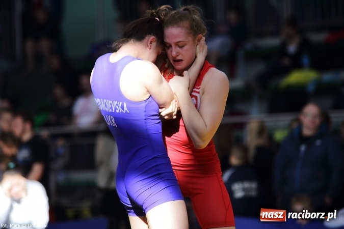 Zdjęcie w galerii na portalu naszraciborz.pl: Zapaśnicze zmagania w Arenie Rafako - na maty wyszły panie i kadeci wiadomości z regionu