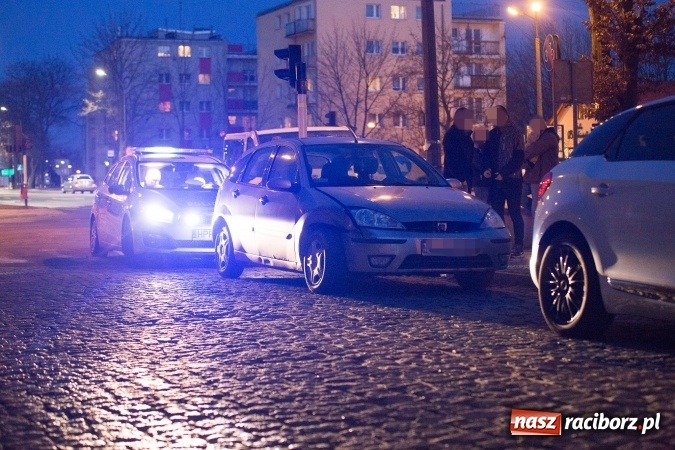 Zdjęcie w galerii na portalu naszraciborz.pl: Kolizyjne walentynki w Raciborzu wiadomości z regionu