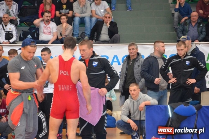 Zdjęcie w galerii na portalu naszraciborz.pl: Cztery medale dla MKZ Unia Racib&oacute;rz w zapaśniczych zmaganiach w Arenie Rafako wiadomości z regionu