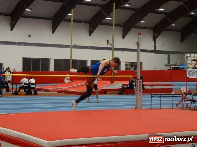 Zdjęcie w galerii na portalu naszraciborz.pl: Halowe Mistrzostwa Polski Juniorów i Juniorów Młodszych w Lekkiej Atletyce z udziałem zawodników MKS-SMS Victoria Racibórz wiadomości z regionu