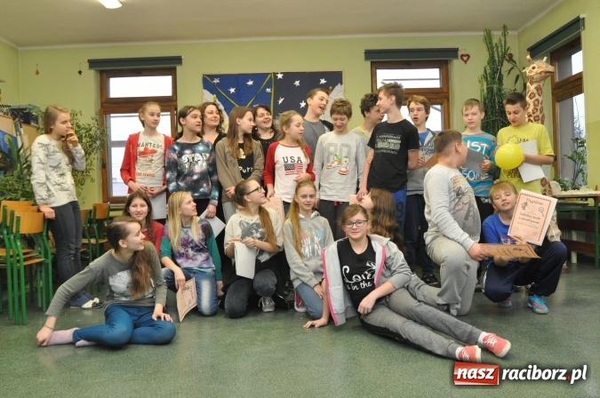 Zdjęcie w galerii na portalu naszraciborz.pl: Nocne zajęcia detektywistyczne na rozpoczęcie ferii w Szkole Podstawowej nr 3 wiadomości z regionu