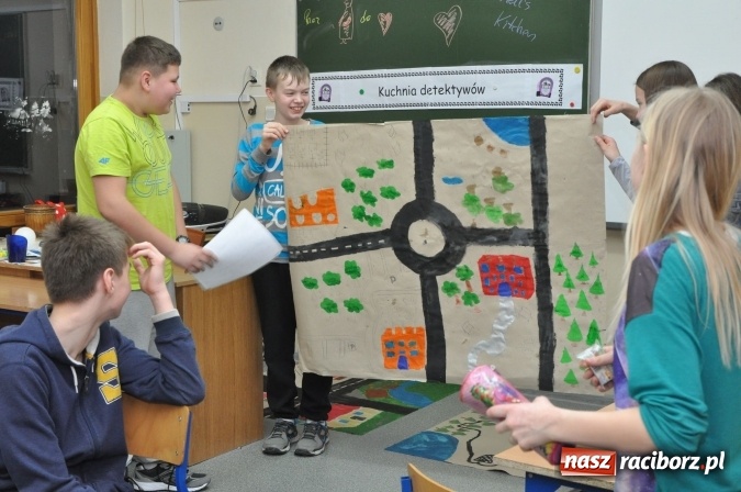 Zdjęcie w galerii na portalu naszraciborz.pl: Nocne zajęcia detektywistyczne na rozpoczęcie ferii w Szkole Podstawowej nr 3 wiadomości z regionu