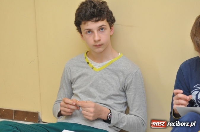 Zdjęcie w galerii na portalu naszraciborz.pl: Nocne zajęcia detektywistyczne na rozpoczęcie ferii w Szkole Podstawowej nr 3 wiadomości z regionu