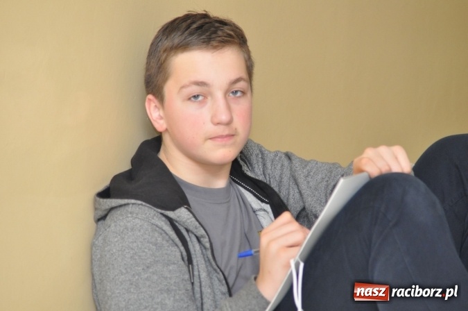 Zdjęcie w galerii na portalu naszraciborz.pl: Nocne zajęcia detektywistyczne na rozpoczęcie ferii w Szkole Podstawowej nr 3 wiadomości z regionu