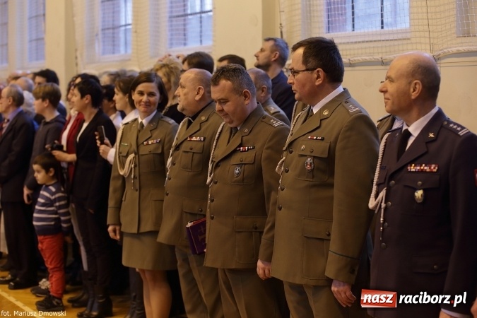 Zdjęcie w galerii na portalu naszraciborz.pl: Z ponad dwustu kandydat&oacute;w wybrano 21. Dziś złożyli ślubowanie wiadomości z regionu