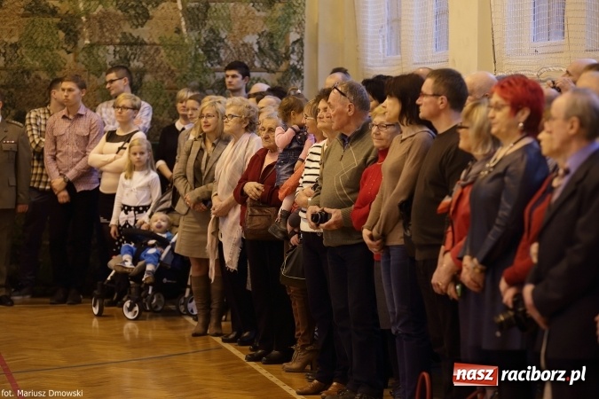 Zdjęcie w galerii na portalu naszraciborz.pl: Z ponad dwustu kandydat&oacute;w wybrano 21. Dziś złożyli ślubowanie wiadomości z regionu