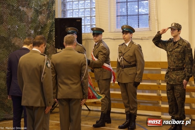 Zdjęcie w galerii na portalu naszraciborz.pl: Z ponad dwustu kandydat&oacute;w wybrano 21. Dziś złożyli ślubowanie wiadomości z regionu