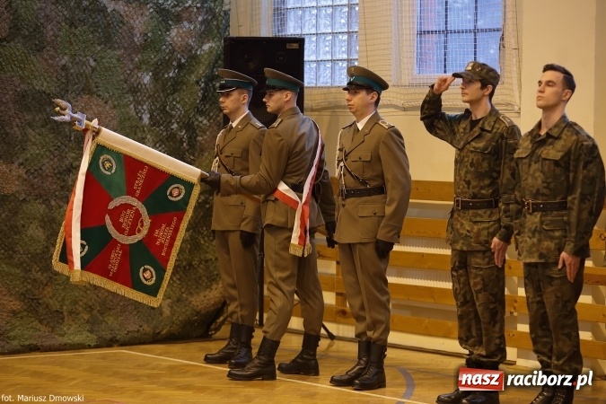 Zdjęcie w galerii na portalu naszraciborz.pl: Z ponad dwustu kandydat&oacute;w wybrano 21. Dziś złożyli ślubowanie wiadomości z regionu