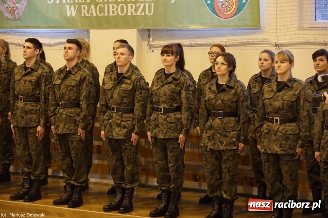 Zdjęcie w galerii na portalu naszraciborz.pl: Z ponad dwustu kandydat&oacute;w wybrano 21. Dziś złożyli ślubowanie wiadomości z regionu