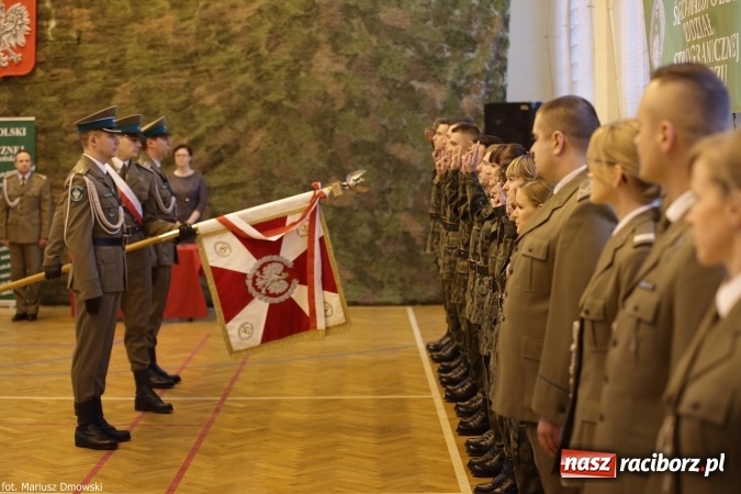 Zdjęcie w galerii na portalu naszraciborz.pl: Z ponad dwustu kandydat&oacute;w wybrano 21. Dziś złożyli ślubowanie wiadomości z regionu