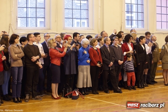 Zdjęcie w galerii na portalu naszraciborz.pl: Z ponad dwustu kandydat&oacute;w wybrano 21. Dziś złożyli ślubowanie wiadomości z regionu