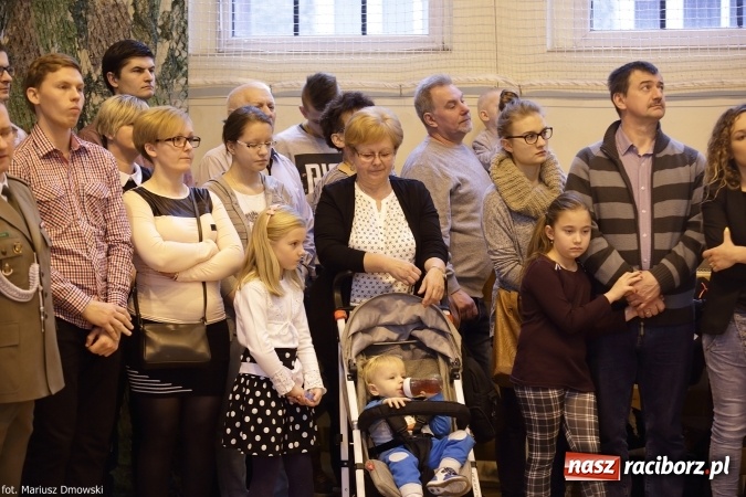 Zdjęcie w galerii na portalu naszraciborz.pl: Z ponad dwustu kandydat&oacute;w wybrano 21. Dziś złożyli ślubowanie wiadomości z regionu