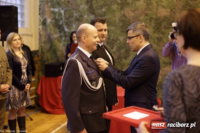 Zdjęcie w galerii na portalu naszraciborz.pl: Z ponad dwustu kandydat&oacute;w wybrano 21. Dziś złożyli ślubowanie wiadomości z regionu