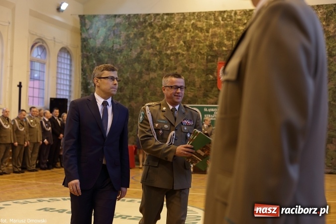 Zdjęcie w galerii na portalu naszraciborz.pl: Z ponad dwustu kandydat&oacute;w wybrano 21. Dziś złożyli ślubowanie wiadomości z regionu