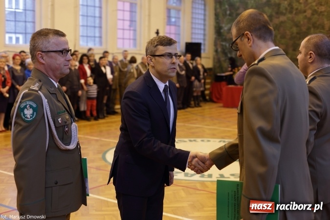 Zdjęcie w galerii na portalu naszraciborz.pl: Z ponad dwustu kandydat&oacute;w wybrano 21. Dziś złożyli ślubowanie wiadomości z regionu