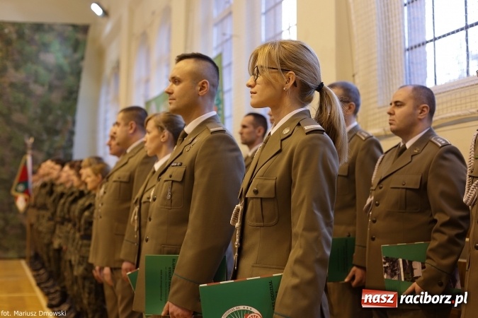 Zdjęcie w galerii na portalu naszraciborz.pl: Z ponad dwustu kandydat&oacute;w wybrano 21. Dziś złożyli ślubowanie wiadomości z regionu
