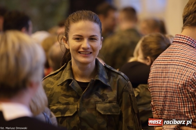 Zdjęcie w galerii na portalu naszraciborz.pl: Z ponad dwustu kandydat&oacute;w wybrano 21. Dziś złożyli ślubowanie wiadomości z regionu