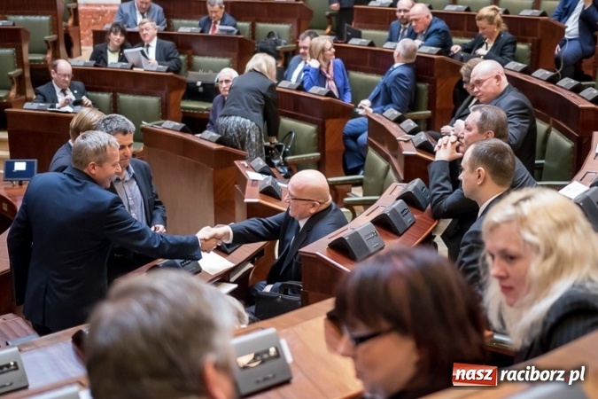 Zdjęcie w galerii na portalu naszraciborz.pl: Sejmik w Katowicach przeciwko podziałowi województwa śląskiego  wiadomości z regionu