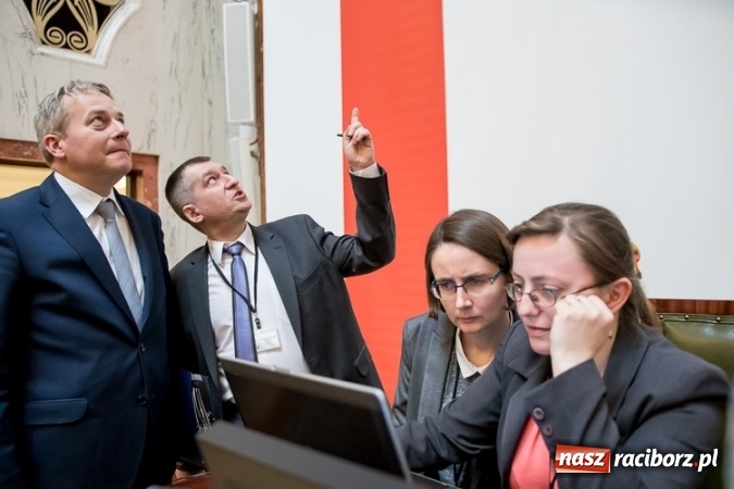 Zdjęcie w galerii na portalu naszraciborz.pl: Sejmik w Katowicach przeciwko podziałowi województwa śląskiego  wiadomości z regionu