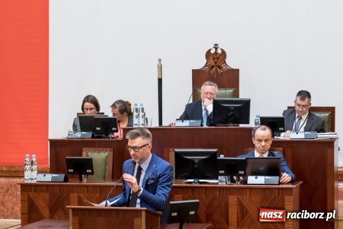 Zdjęcie w galerii na portalu naszraciborz.pl: Sejmik w Katowicach przeciwko podziałowi województwa śląskiego  wiadomości z regionu