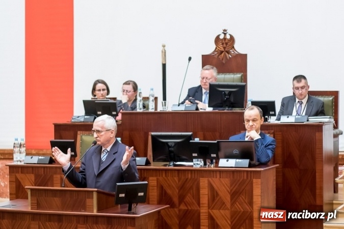 Zdjęcie w galerii na portalu naszraciborz.pl: Sejmik w Katowicach przeciwko podziałowi województwa śląskiego  wiadomości z regionu