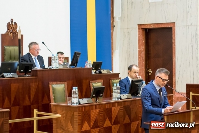 Zdjęcie w galerii na portalu naszraciborz.pl: Sejmik w Katowicach przeciwko podziałowi województwa śląskiego  wiadomości z regionu