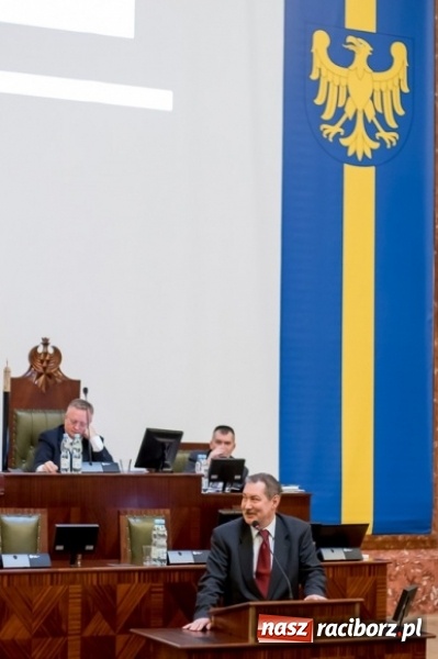 Zdjęcie w galerii na portalu naszraciborz.pl: Sejmik w Katowicach przeciwko podziałowi województwa śląskiego  wiadomości z regionu