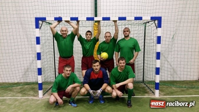 Zdjęcie w galerii na portalu naszraciborz.pl: Zakończenie II edycji Rudzkiej Amatorskiej Ligi Piłki Nożnej Pięcioosobowej  wiadomości z regionu