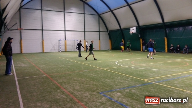 Zdjęcie w galerii na portalu naszraciborz.pl: Zakończenie II edycji Rudzkiej Amatorskiej Ligi Piłki Nożnej Pięcioosobowej  wiadomości z regionu