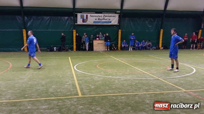 Zdjęcie w galerii na portalu naszraciborz.pl: Zakończenie II edycji Rudzkiej Amatorskiej Ligi Piłki Nożnej Pięcioosobowej  wiadomości z regionu