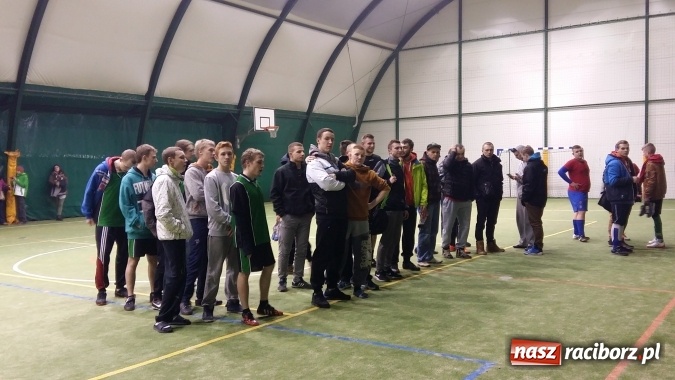 Zdjęcie w galerii na portalu naszraciborz.pl: Zakończenie II edycji Rudzkiej Amatorskiej Ligi Piłki Nożnej Pięcioosobowej  wiadomości z regionu
