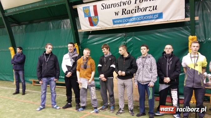 Zdjęcie w galerii na portalu naszraciborz.pl: Zakończenie II edycji Rudzkiej Amatorskiej Ligi Piłki Nożnej Pięcioosobowej  wiadomości z regionu