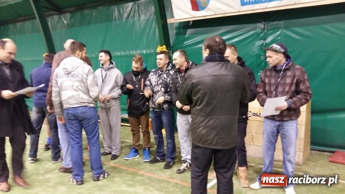 Zdjęcie w galerii na portalu naszraciborz.pl: Zakończenie II edycji Rudzkiej Amatorskiej Ligi Piłki Nożnej Pięcioosobowej  wiadomości z regionu