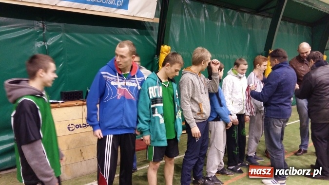 Zdjęcie w galerii na portalu naszraciborz.pl: Zakończenie II edycji Rudzkiej Amatorskiej Ligi Piłki Nożnej Pięcioosobowej  wiadomości z regionu