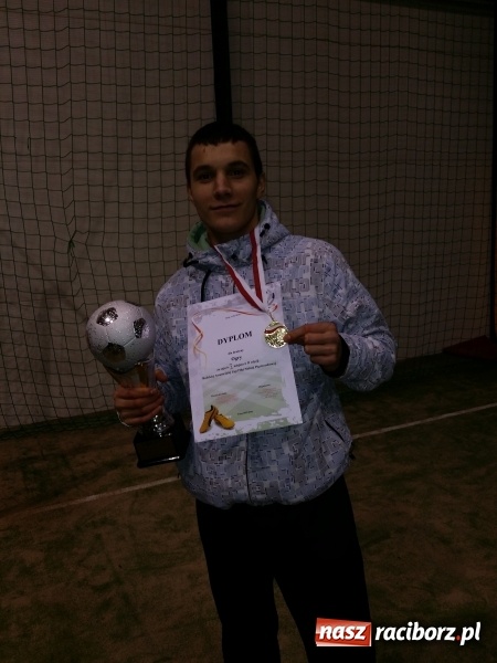 Zdjęcie w galerii na portalu naszraciborz.pl: Zakończenie II edycji Rudzkiej Amatorskiej Ligi Piłki Nożnej Pięcioosobowej  wiadomości z regionu