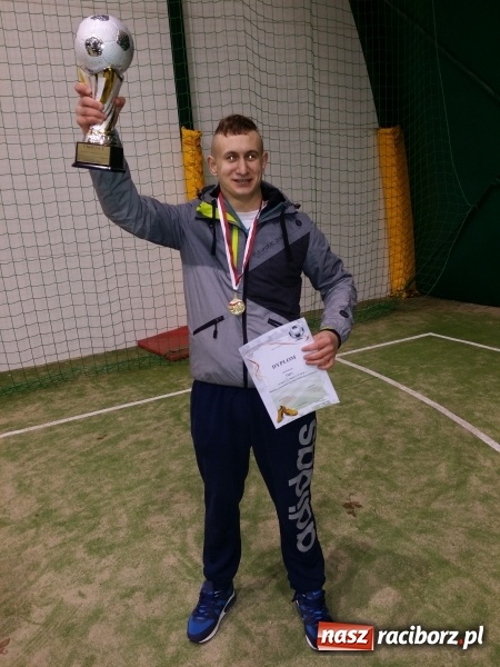 Zdjęcie w galerii na portalu naszraciborz.pl: Zakończenie II edycji Rudzkiej Amatorskiej Ligi Piłki Nożnej Pięcioosobowej  wiadomości z regionu