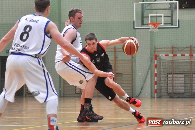 Zdjęcie w galerii na portalu naszraciborz.pl: Ofensywa musiała uznać wyższość GKS-u Tychy wiadomości z regionu