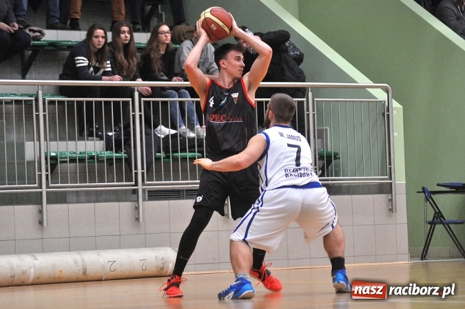 Zdjęcie w galerii na portalu naszraciborz.pl: Ofensywa musiała uznać wyższość GKS-u Tychy wiadomości z regionu
