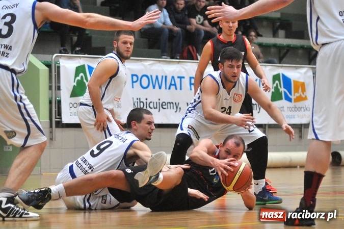 Zdjęcie w galerii na portalu naszraciborz.pl: Ofensywa musiała uznać wyższość GKS-u Tychy wiadomości z regionu