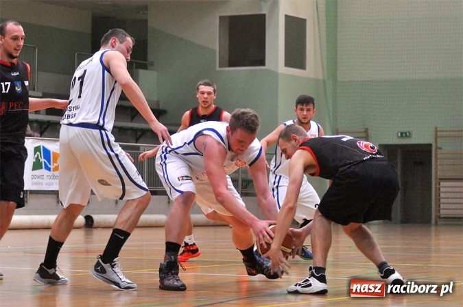 Zdjęcie w galerii na portalu naszraciborz.pl: Ofensywa musiała uznać wyższość GKS-u Tychy wiadomości z regionu