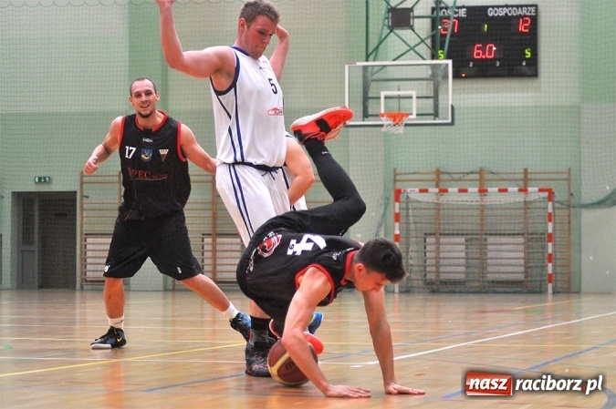 Zdjęcie w galerii na portalu naszraciborz.pl: Ofensywa musiała uznać wyższość GKS-u Tychy wiadomości z regionu