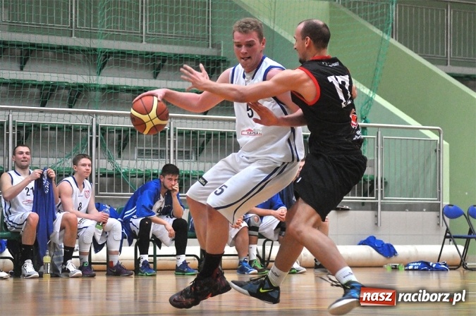 Zdjęcie w galerii na portalu naszraciborz.pl: Ofensywa musiała uznać wyższość GKS-u Tychy wiadomości z regionu