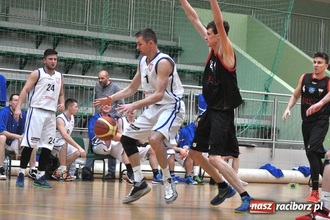 Zdjęcie w galerii na portalu naszraciborz.pl: Ofensywa musiała uznać wyższość GKS-u Tychy wiadomości z regionu