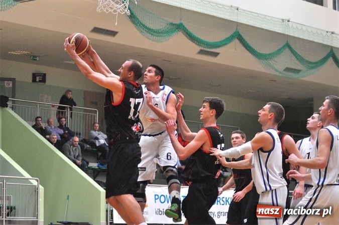 Zdjęcie w galerii na portalu naszraciborz.pl: Ofensywa musiała uznać wyższość GKS-u Tychy wiadomości z regionu