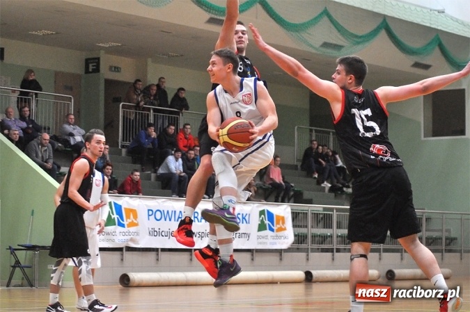 Zdjęcie w galerii na portalu naszraciborz.pl: Ofensywa musiała uznać wyższość GKS-u Tychy wiadomości z regionu