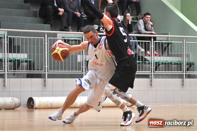 Zdjęcie w galerii na portalu naszraciborz.pl: Ofensywa musiała uznać wyższość GKS-u Tychy wiadomości z regionu