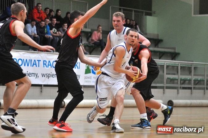 Zdjęcie w galerii na portalu naszraciborz.pl: Ofensywa musiała uznać wyższość GKS-u Tychy wiadomości z regionu