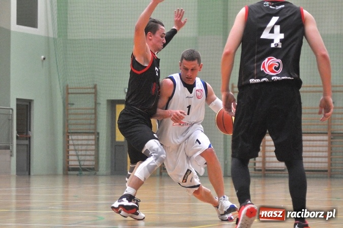 Zdjęcie w galerii na portalu naszraciborz.pl: Ofensywa musiała uznać wyższość GKS-u Tychy wiadomości z regionu